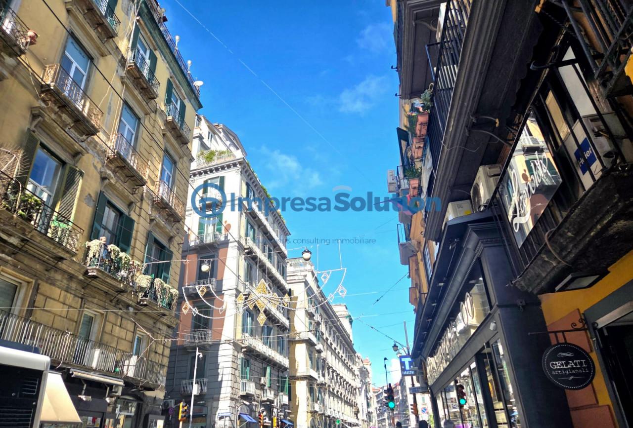 Magazzino in Via Cisterna dell'Olio, Napoli, {3} - Foto 2