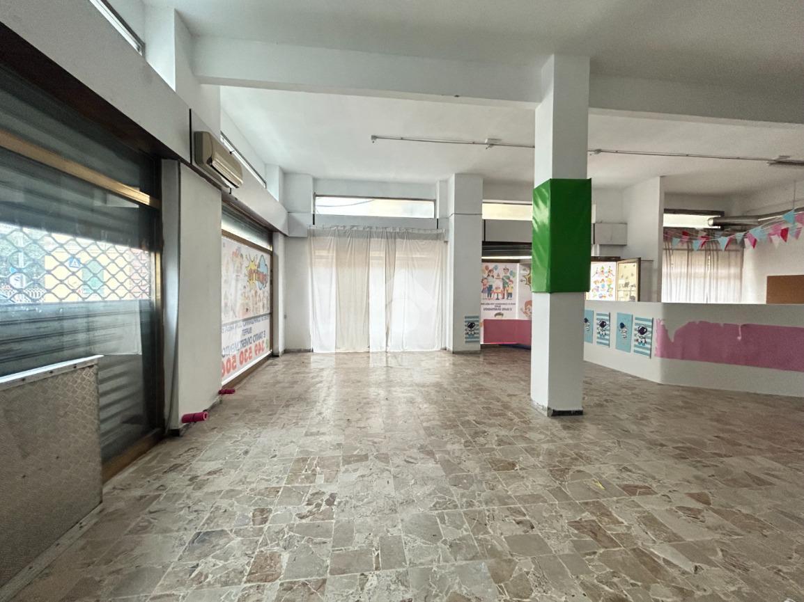 Negozio in Via Genova 186, La Spezia, {3} - Foto 2