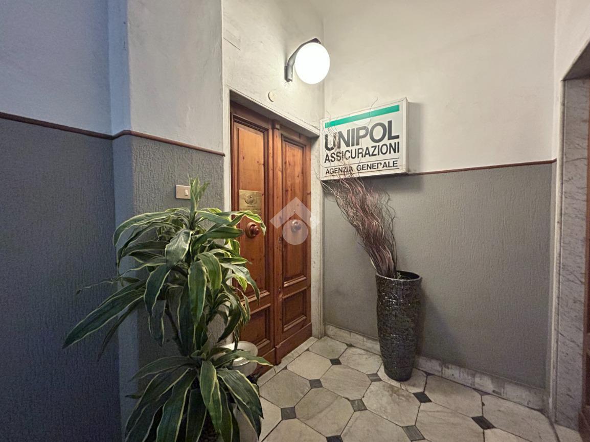 Ufficio in Piazza Giuseppe Garibaldi 20, La Spezia, {3} - Foto 2