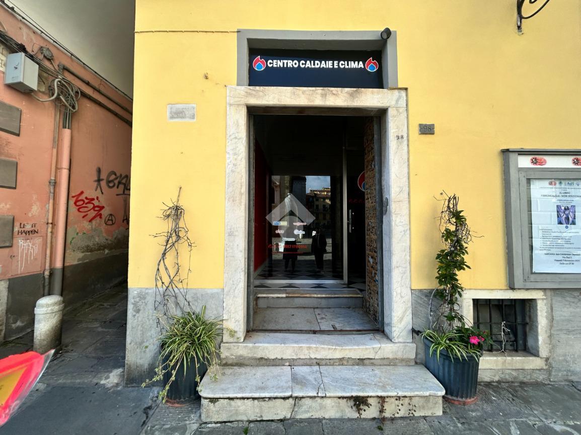 Negozio in Viale Giuseppe Mazzini 96, Sarzana, {3} - Foto 2