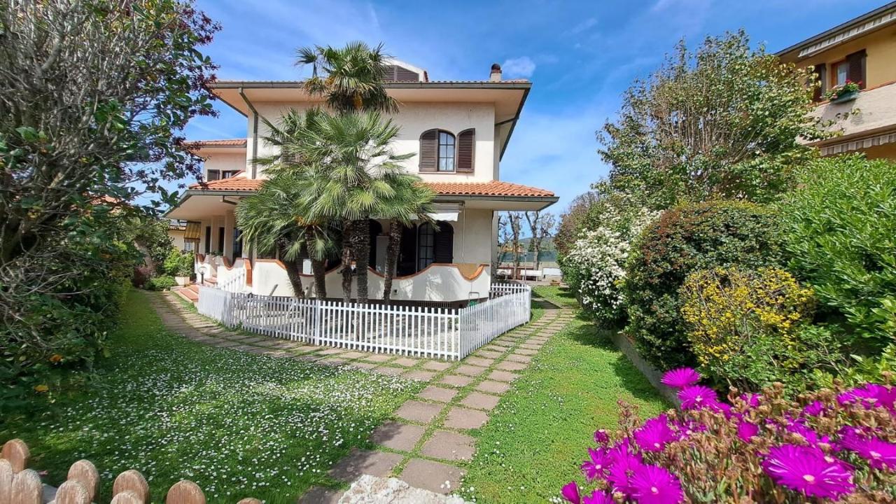 Villa trifamiliare in vendita a Rosignano Marittimo