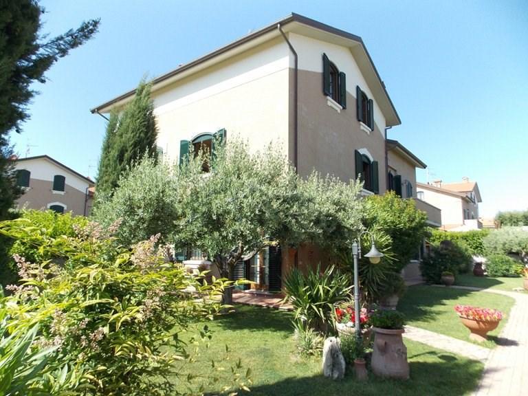 Villa bifamiliare in vendita a Rosignano Marittimo