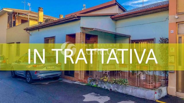 Detached house in Via Brianza 44, Lissone - Photo 1