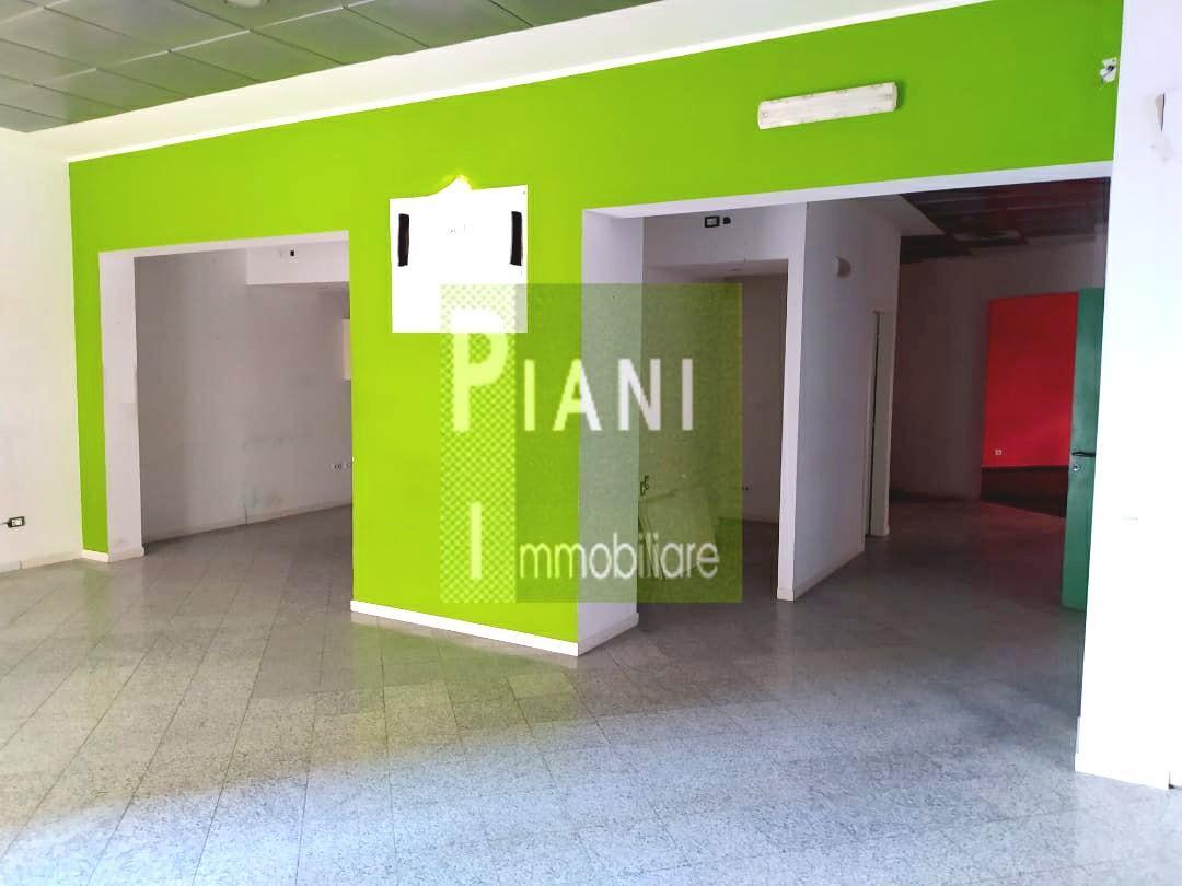 Locale commerciale in , Livorno, {3} - Foto 2