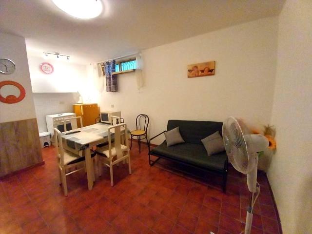 2-room flat, Massa - Photo 1