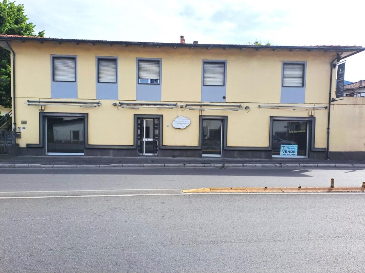 Locale commerciale in , Massa, {3} - Foto 1