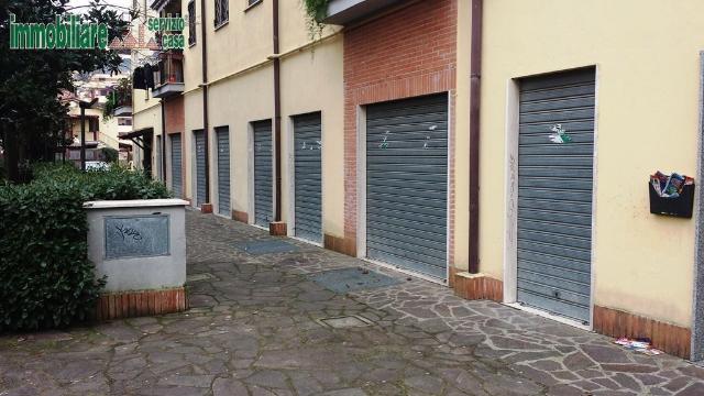 Geschäft in Via Guerrino Libertucci, Tivoli - Foto 1