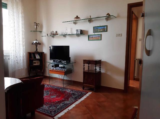 2-room flat in Via Amelia Treves Segre, Tivoli - Photo 1