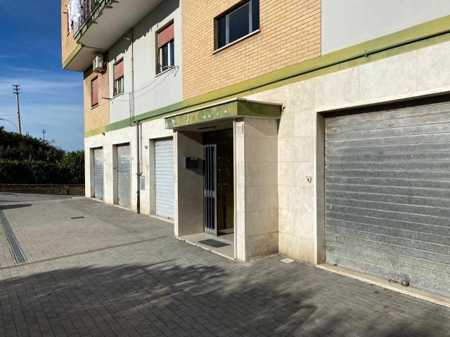 Warehouse in {3}, Strada Paterno - Photo 1