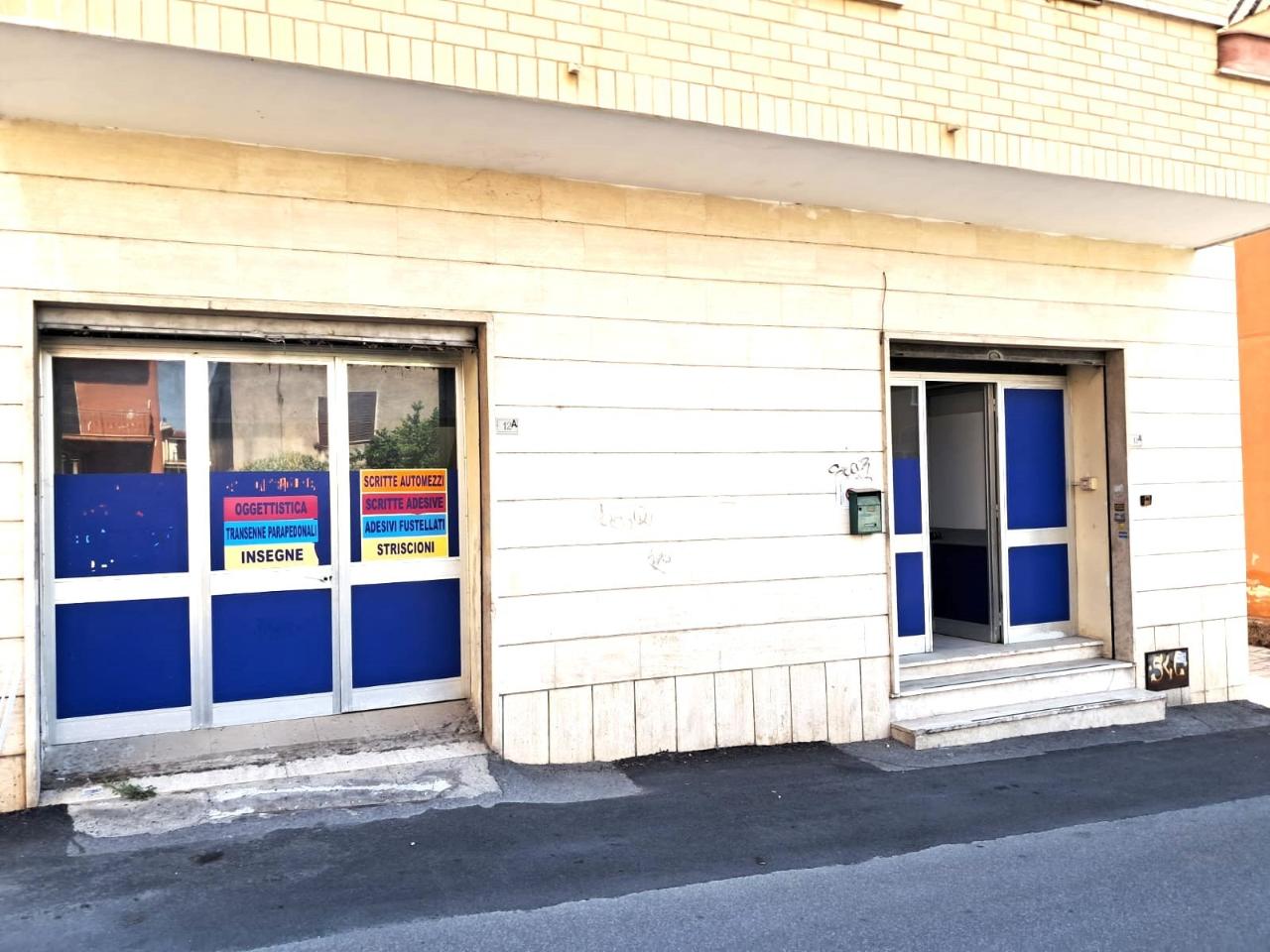 Negozio in Via Luciano Manara, Guidonia Montecelio, {3} - Foto 2