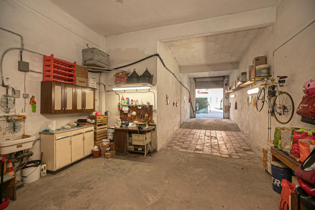 Parcheggio chiuso in , Genova - Foto 1