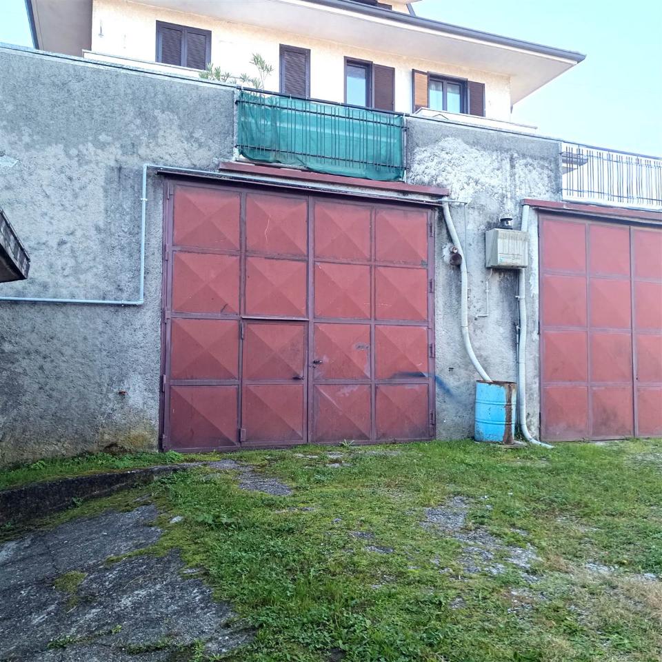 Magazzino in , Bulciago, {3} - Foto 1