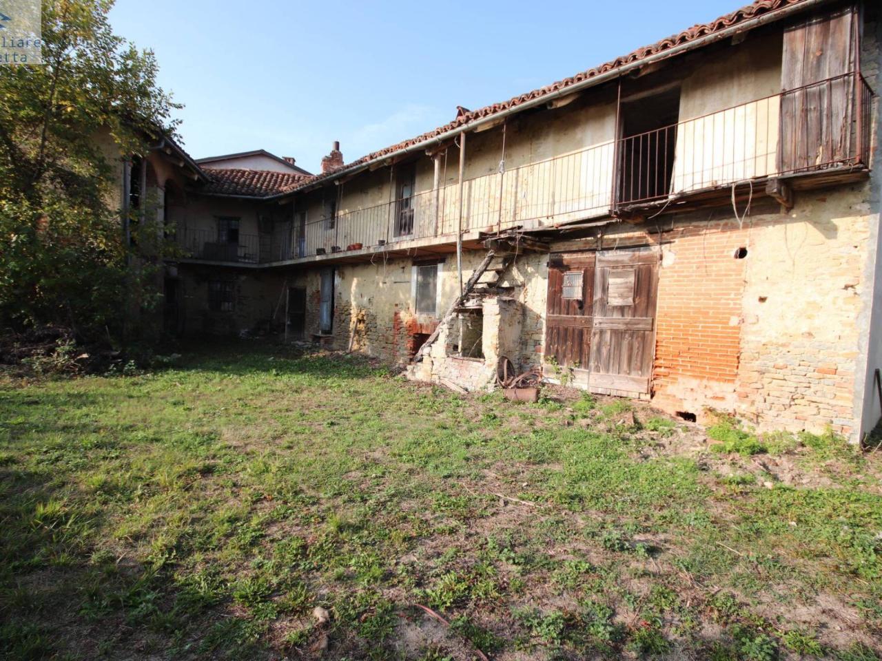 Casa indipendente in vendita a Serravalle Langhe