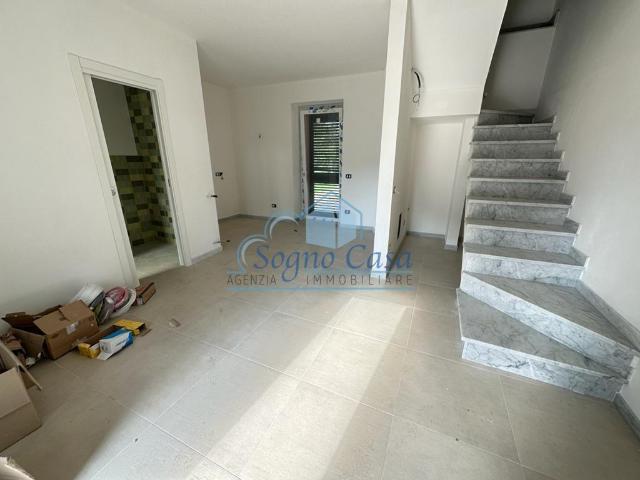 Semi-detached house in {3}, - Photo 1