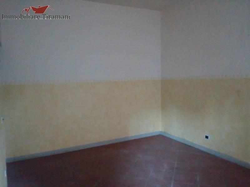 Ufficio in Piazza Caduti, Fiorenzuola D'Arda, {3} - Foto 1