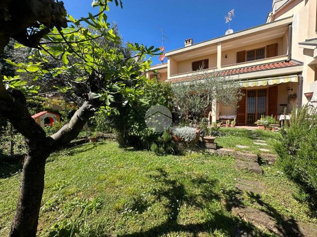 Terraced house in Via della Pace, Cambiago - Photo 1