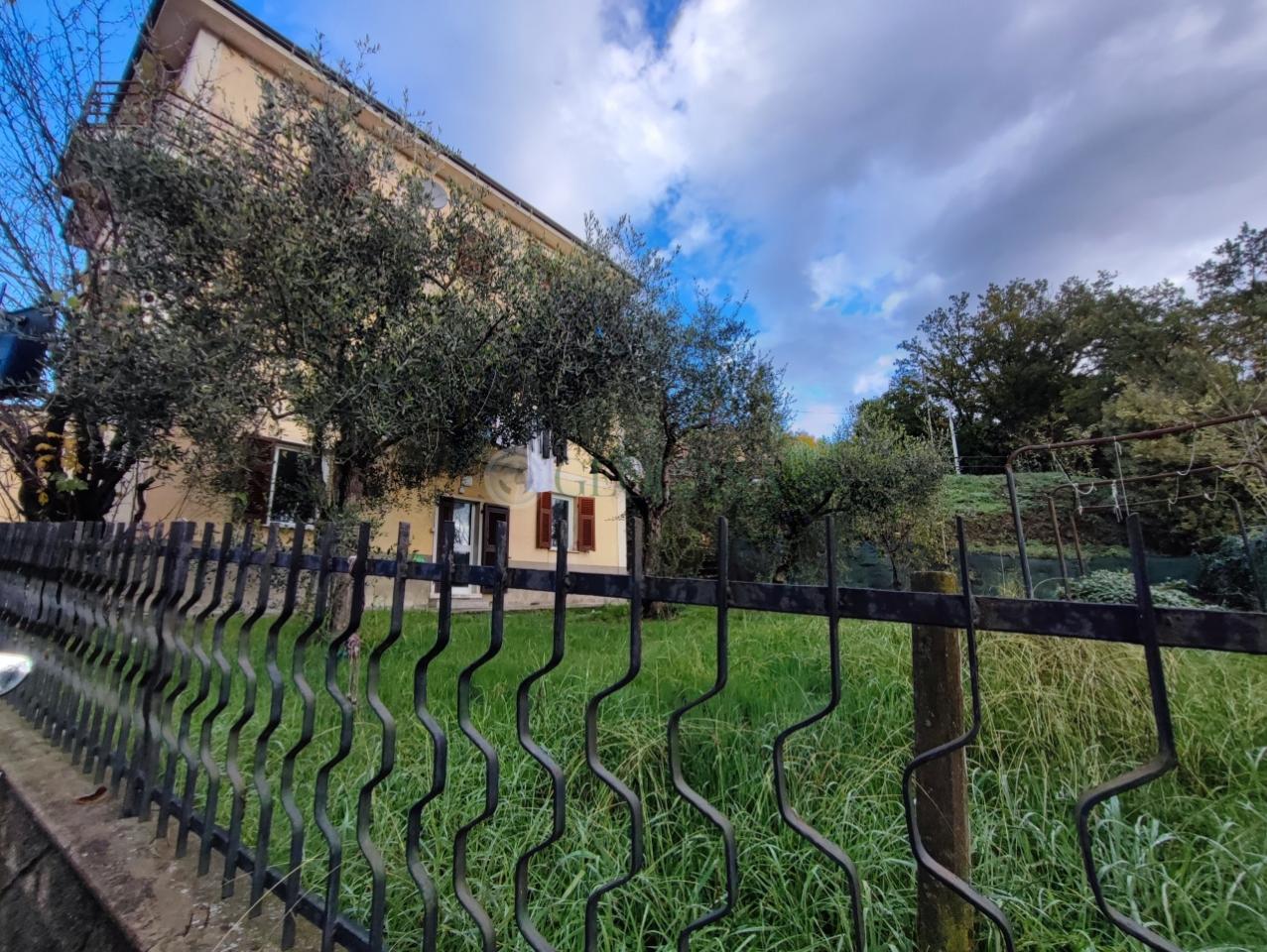 Villa a schiera in vendita a Vezzano Ligure