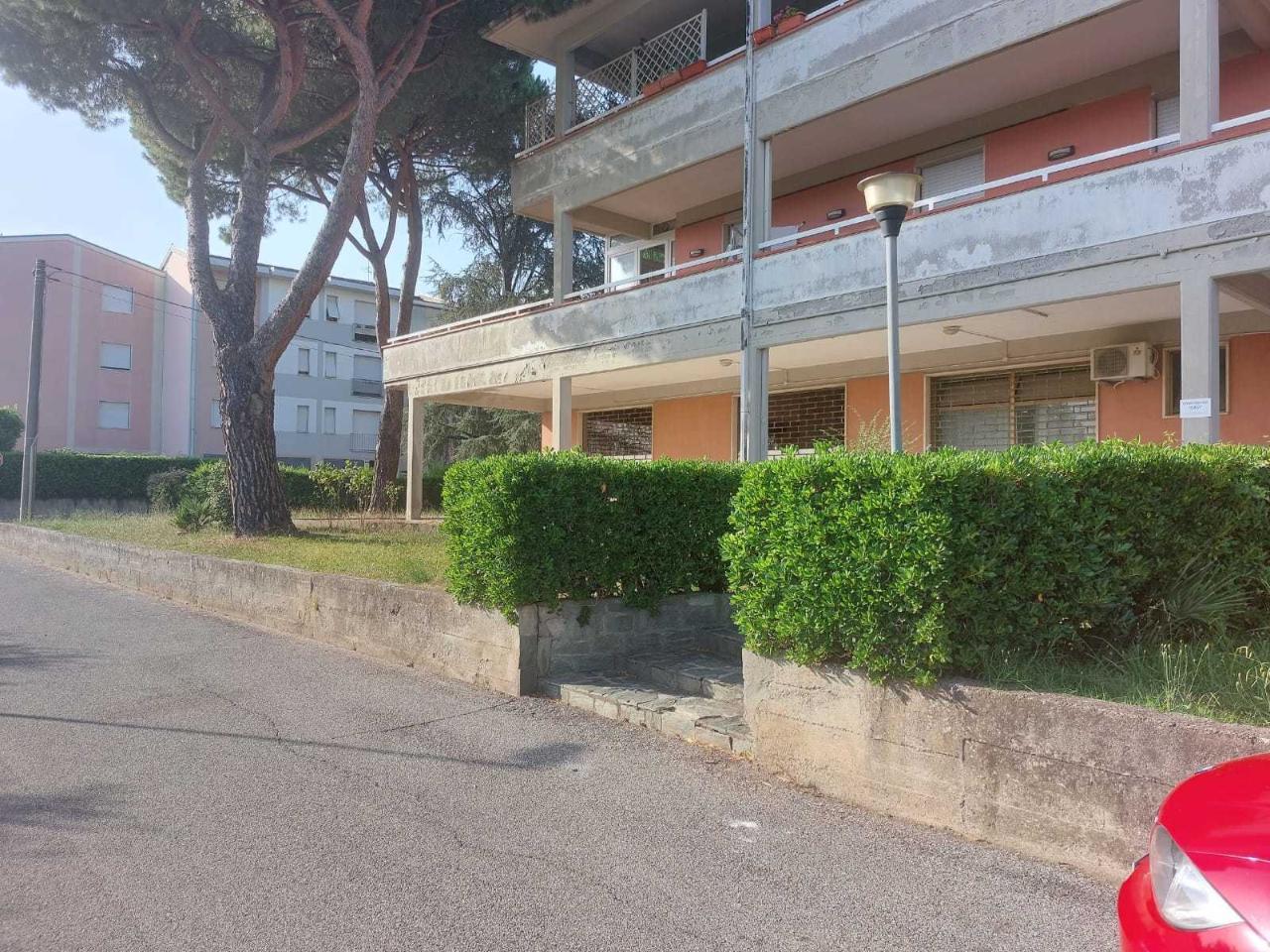 Palazzina commerciale in Via Aglione 3, Castelnuovo Magra, {3} - Foto 2