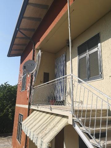 Villa a schiera in Via Castagno 29, Luni - Foto 1