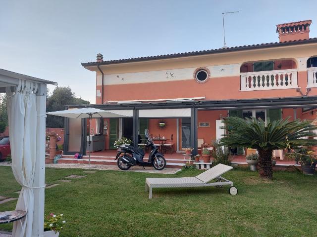 Reihenhaus in Viale Galileo Galilei 1261, Carrara - Foto 1