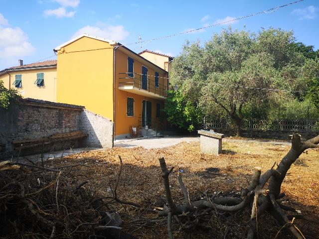 Villa a schiera in Viale Dante Alighieri 31, Sarzana - Foto 1