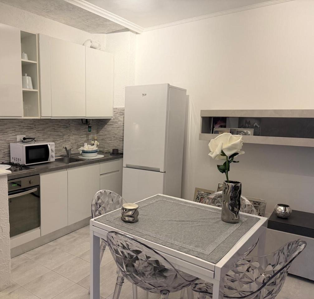 casa indipendente in vendita a Luni