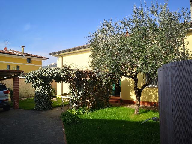 Terraced house in Via Pometo 10, Carrara - Photo 1