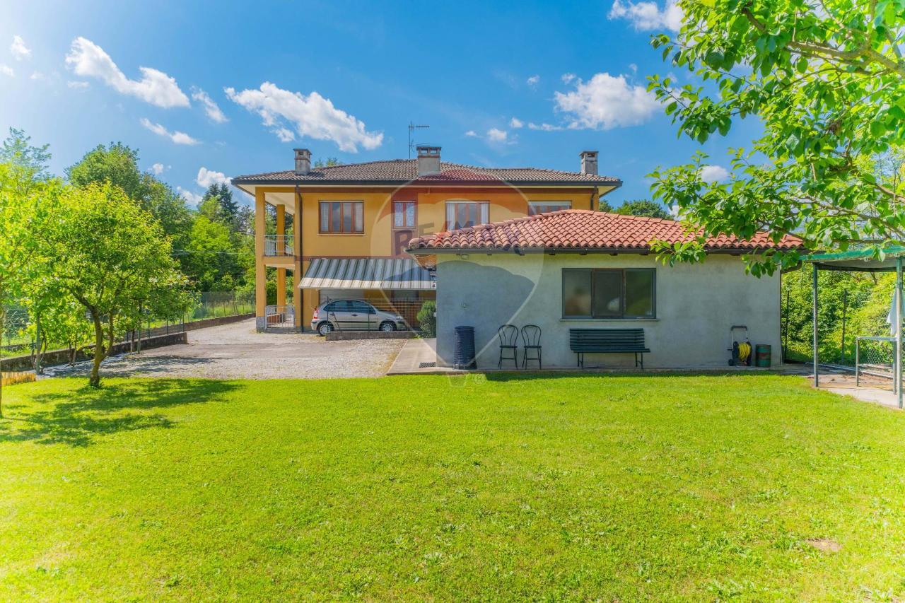 Villa in vendita a Biandronno