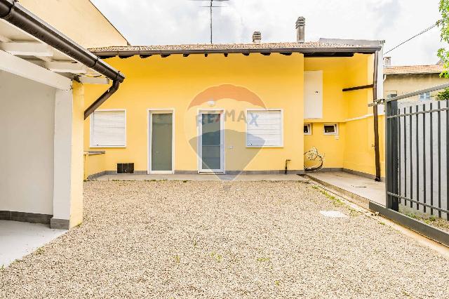 Detached house in Via Verdi 8, Busto Arsizio - Photo 1