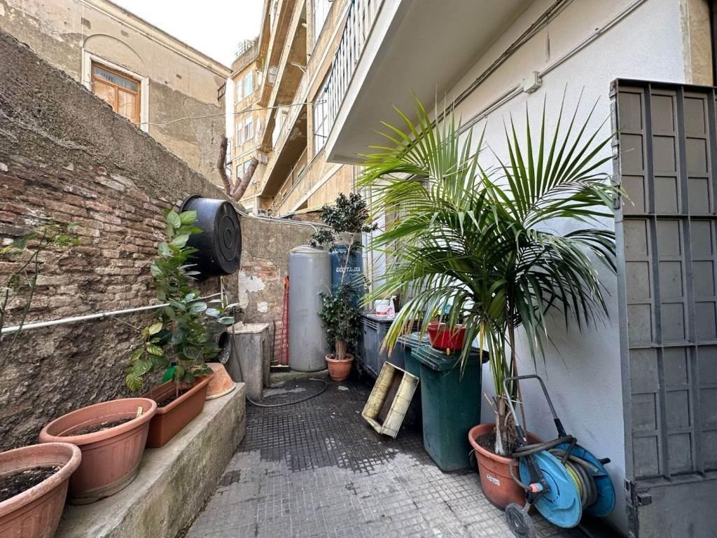 Capannone in Via Santa Maria dell'Arco, Messina, {3} - Foto 2