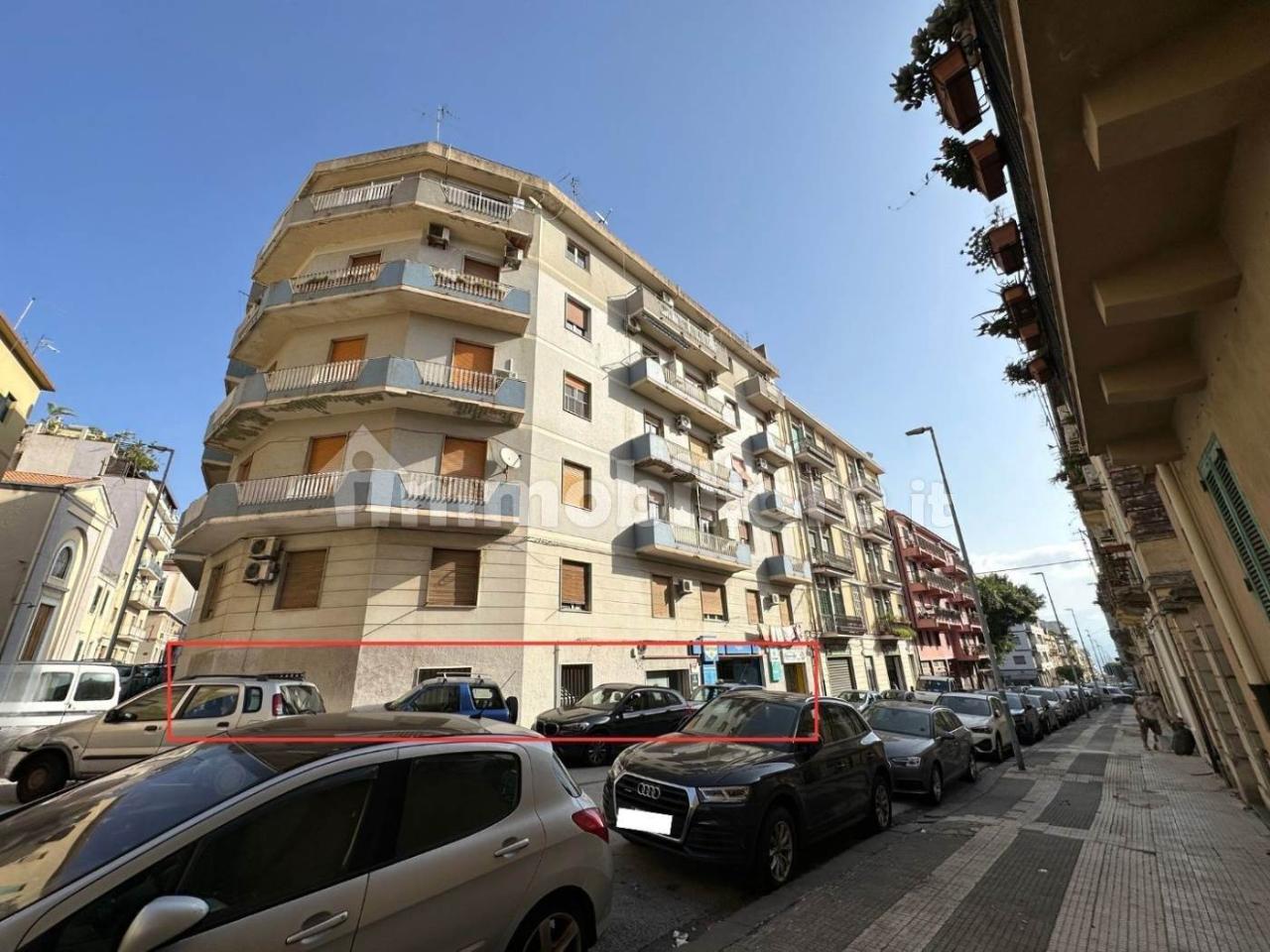 Capannone in Via Santa Maria dell'Arco, Messina, {3} - Foto 1