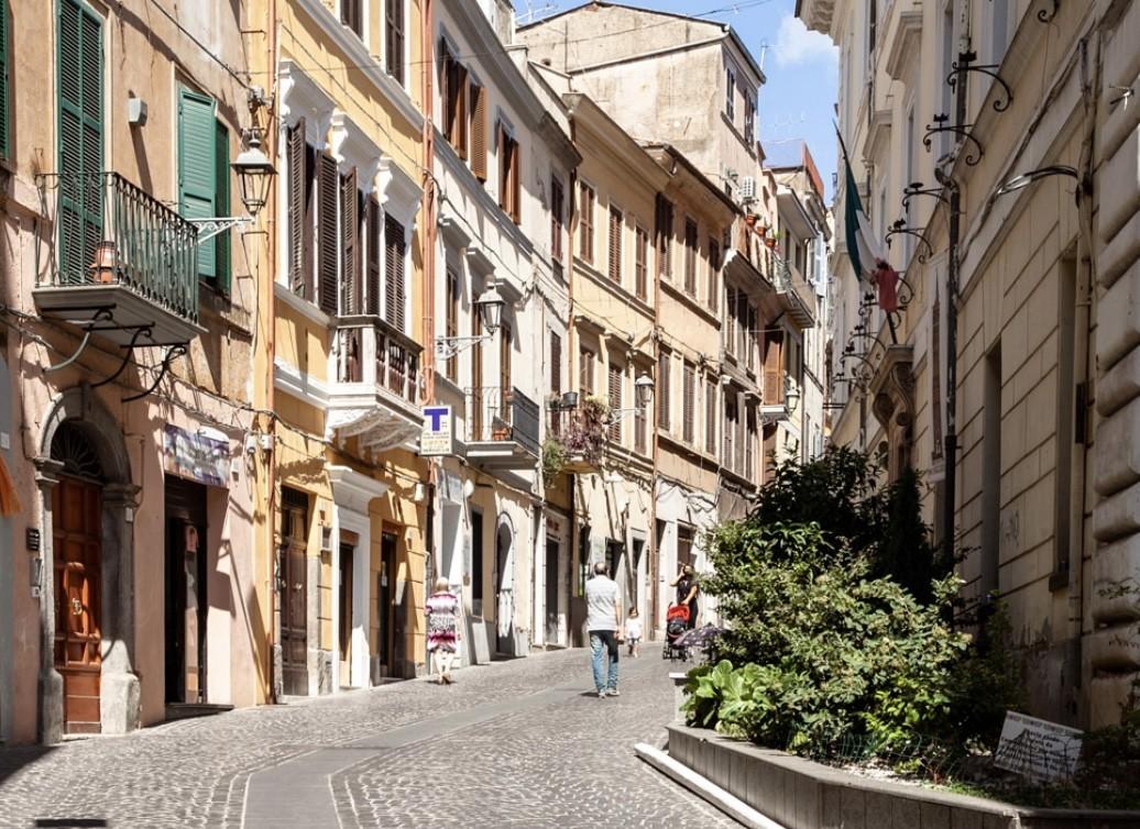 Esercizio commerciale in Corso della Repubblica, Velletri, {3} - Foto 2