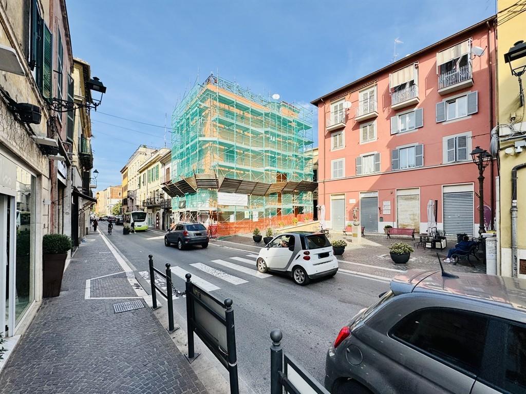Esercizio commerciale in Corso Matteotti, Albano Laziale, {3} - Foto 2