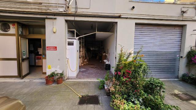 Warehouse in Via Suor Maria Mazzarello, Roma - Photo 1