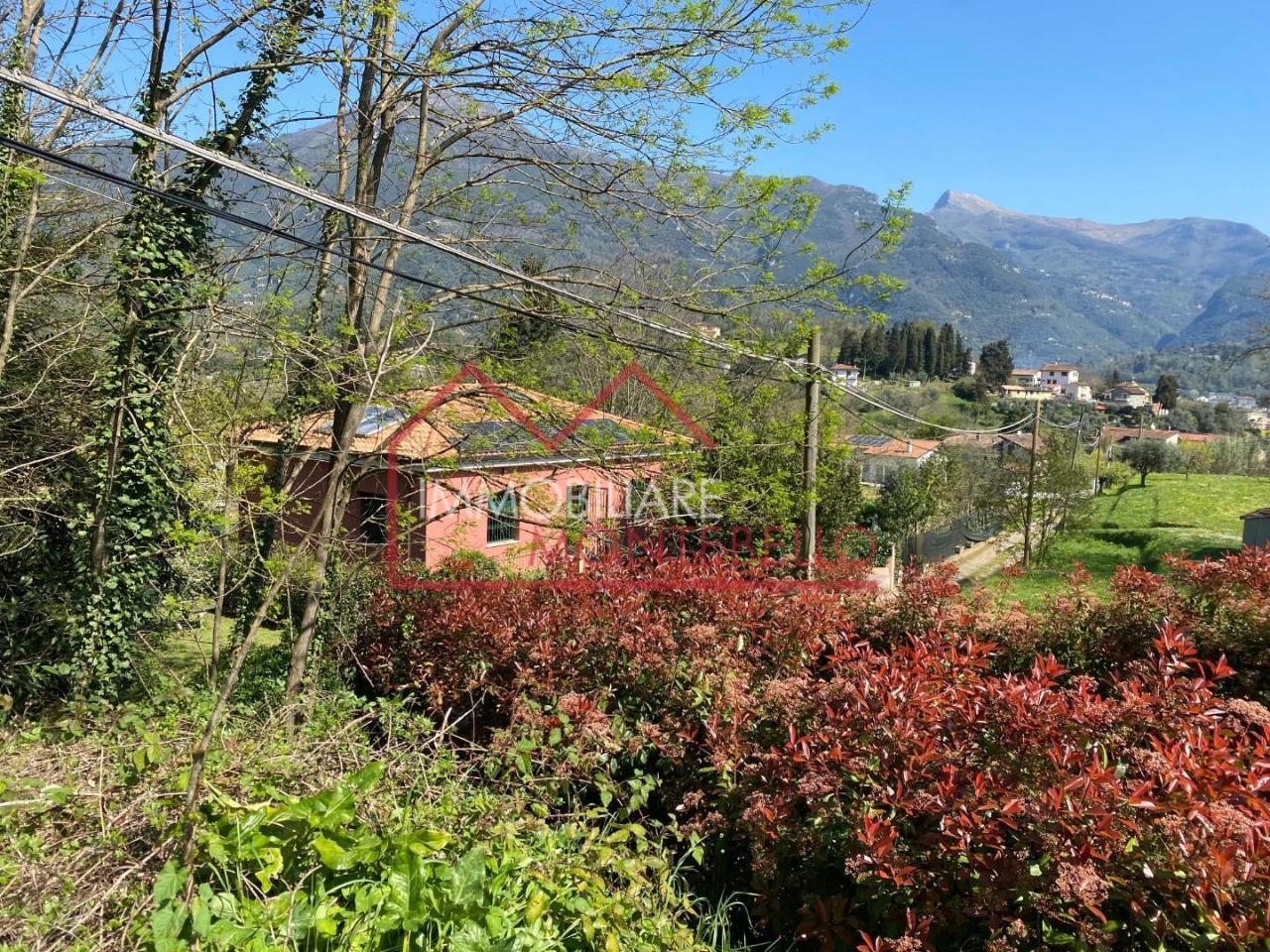 casa indipendente in vendita a Camaiore