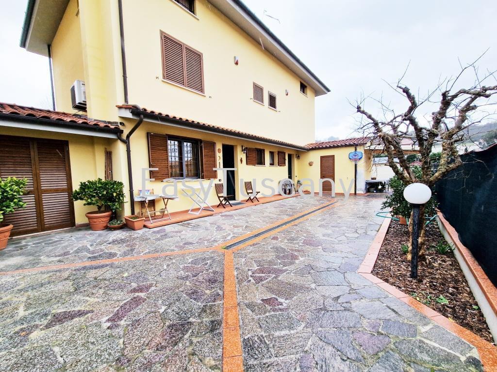 Villa a schiera in vendita a Pescia
