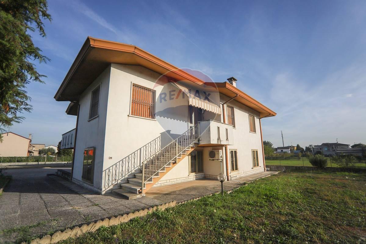 Casa indipendente in vendita a Villa Bartolomea