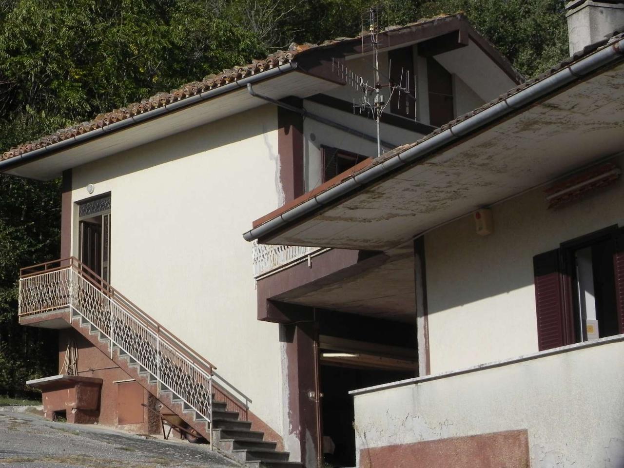 Casa indipendente in vendita a Serra San Quirico