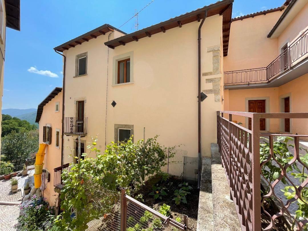 Casa indipendente in vendita a Fontecchio