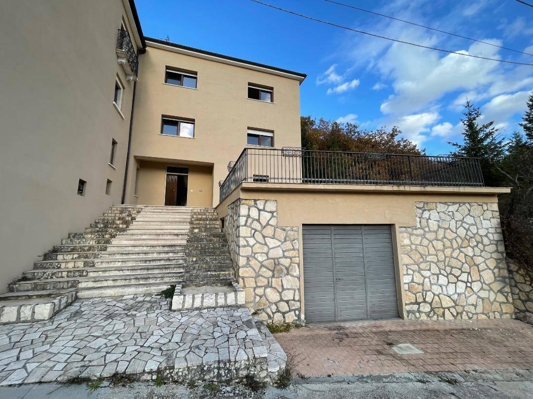 Casa indipendente in vendita a Fagnano Alto
