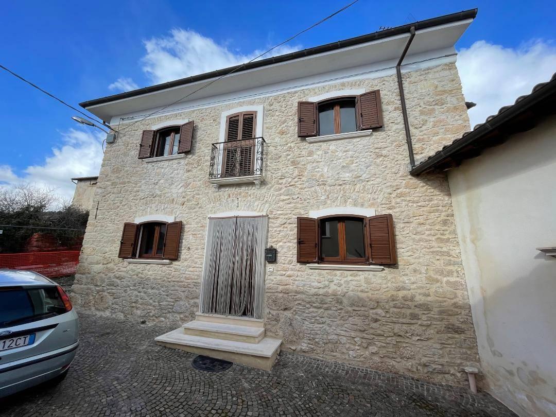 Casa indipendente in vendita a Barisciano