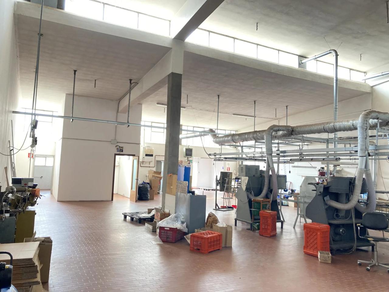 Laboratorio in Via Adige 4., Fermo, {3} - Foto 2