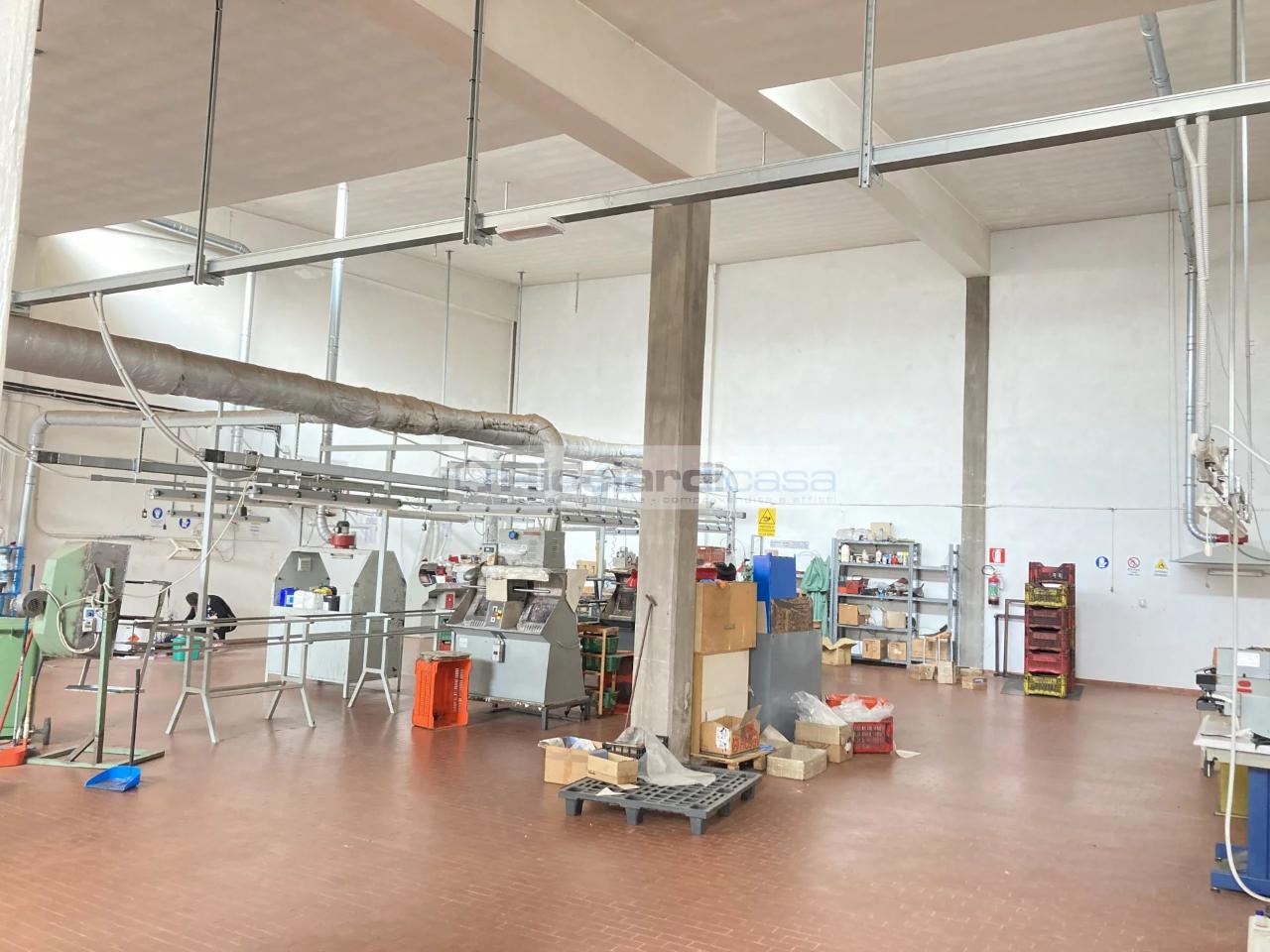 Laboratorio in Via Adige 4., Fermo, {3} - Foto 1