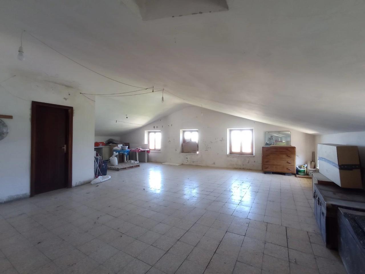 Magazzino in Via Bore 14., Santa Vittoria In Matenano, {3} - Foto 2