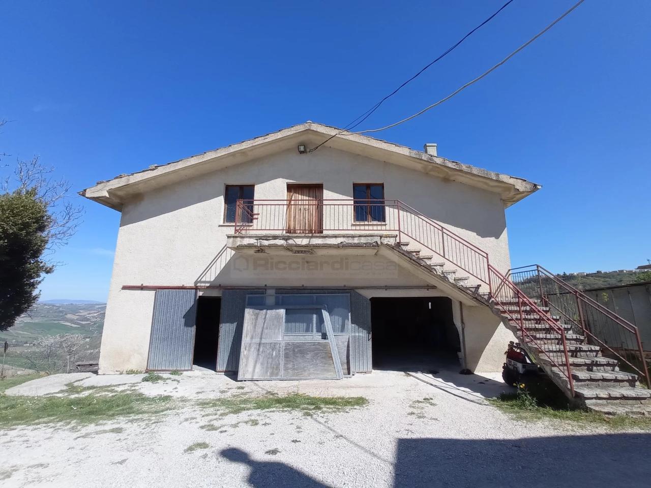 Magazzino in Via Bore 14., Santa Vittoria In Matenano, {3} - Foto 1
