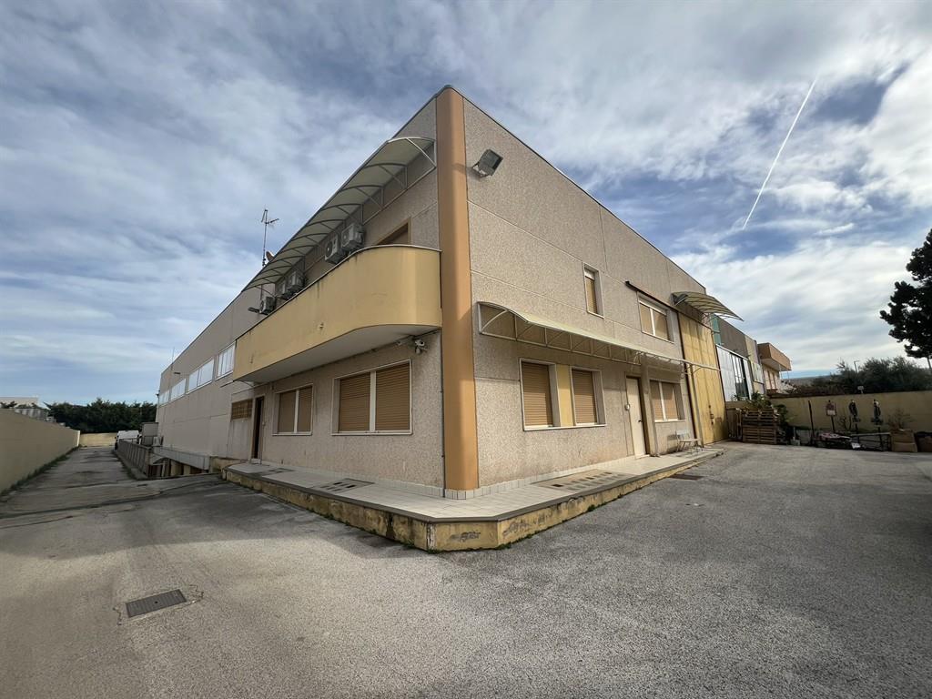Ufficio in Via Vigili del Fuoco Caduti in Servizio, Modugno, {3} - Foto 1