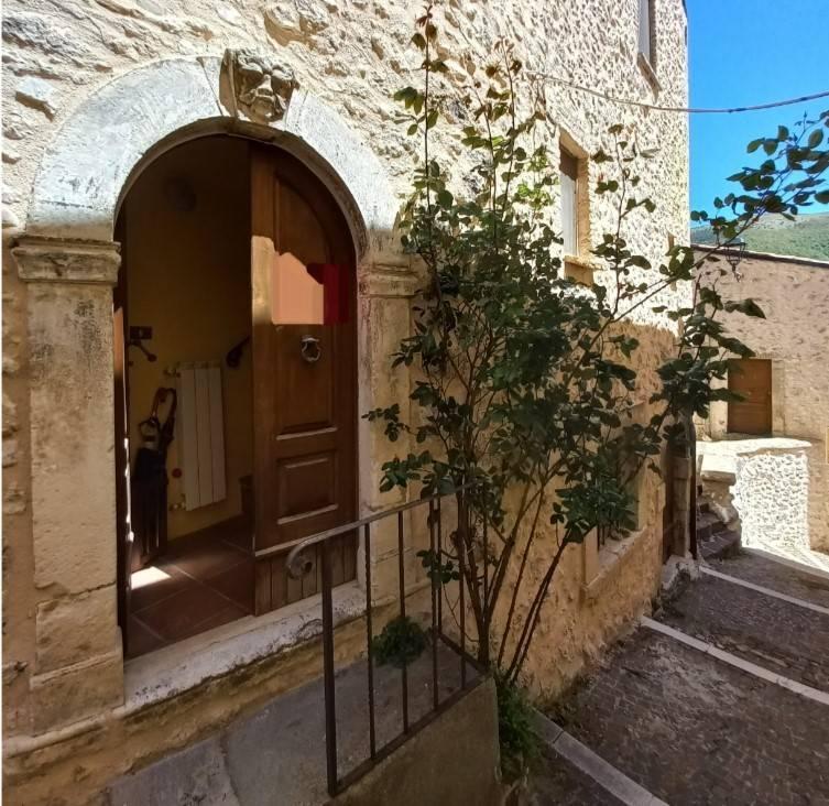 Casa indipendente in vendita a Castel Del Monte