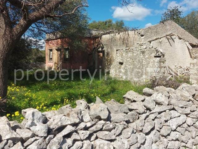 Country house or cottage, Noto - Photo 1