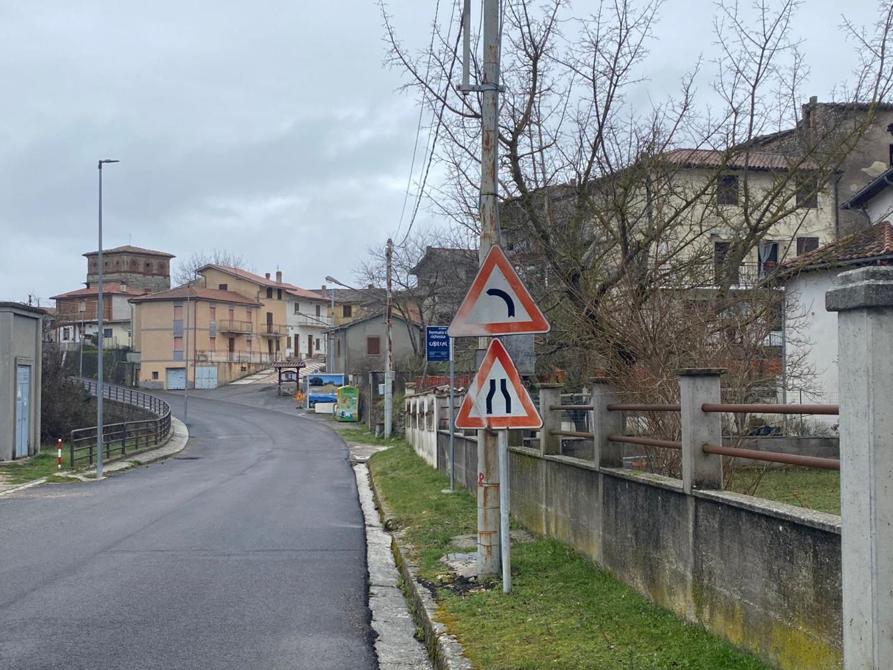 Albergo in Strada Provinciale Sala, Longone Sabino - Foto 1