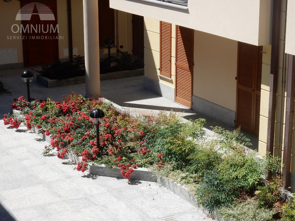 Negozio in Piazza Carlo Fontana, Magenta, {3} - Foto 2